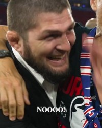 九游-“小鹰”哈比布搂着恩里克说：hala madrid，恩里克笑着摇头