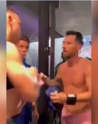 九游-迈阿密国际首秀球衣 梅西给了蓝十字阿根廷前锋